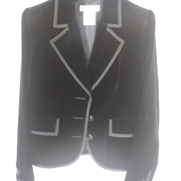 Too small - Picture 3 of 10